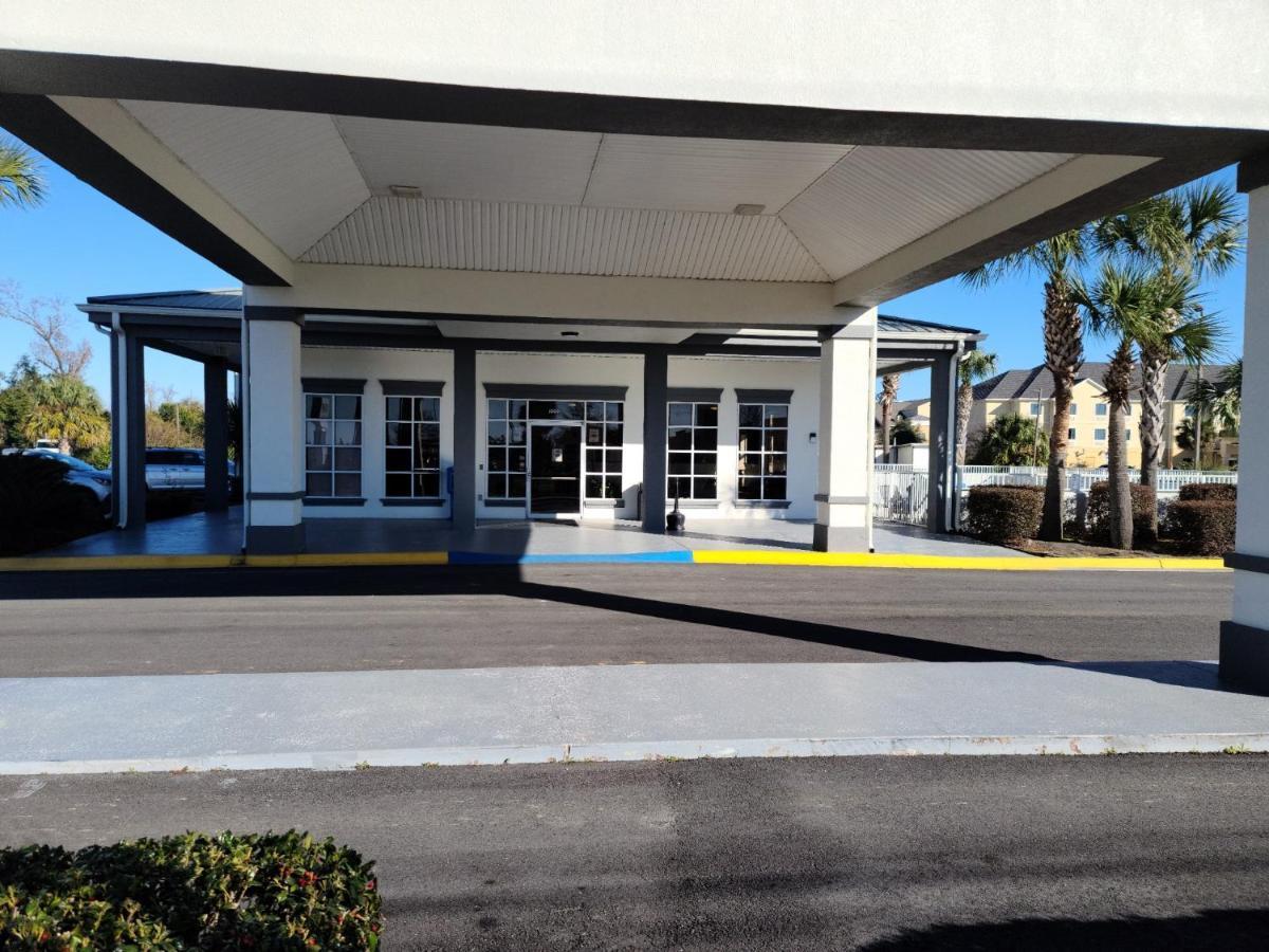 Baymont By Wyndham Marianna Hotel Exterior photo