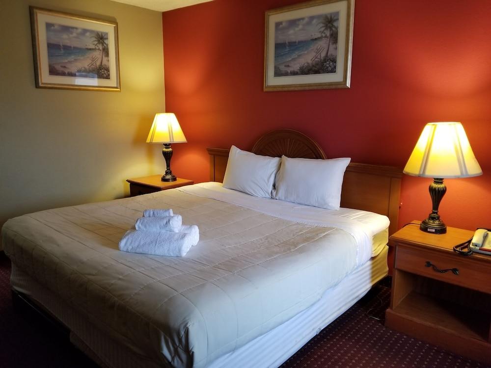 Baymont By Wyndham Marianna Hotel Exterior photo