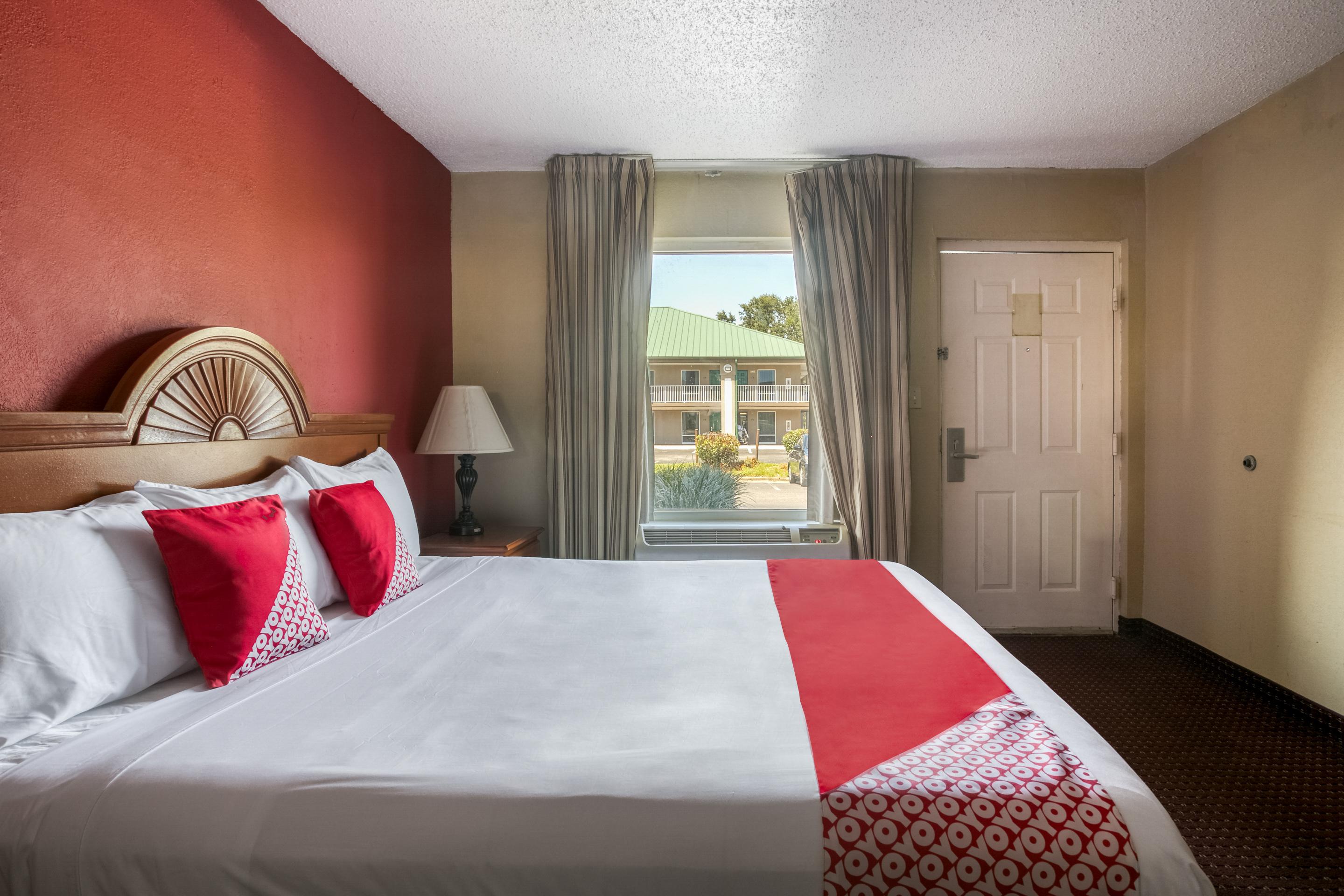 Baymont By Wyndham Marianna Hotel Exterior photo