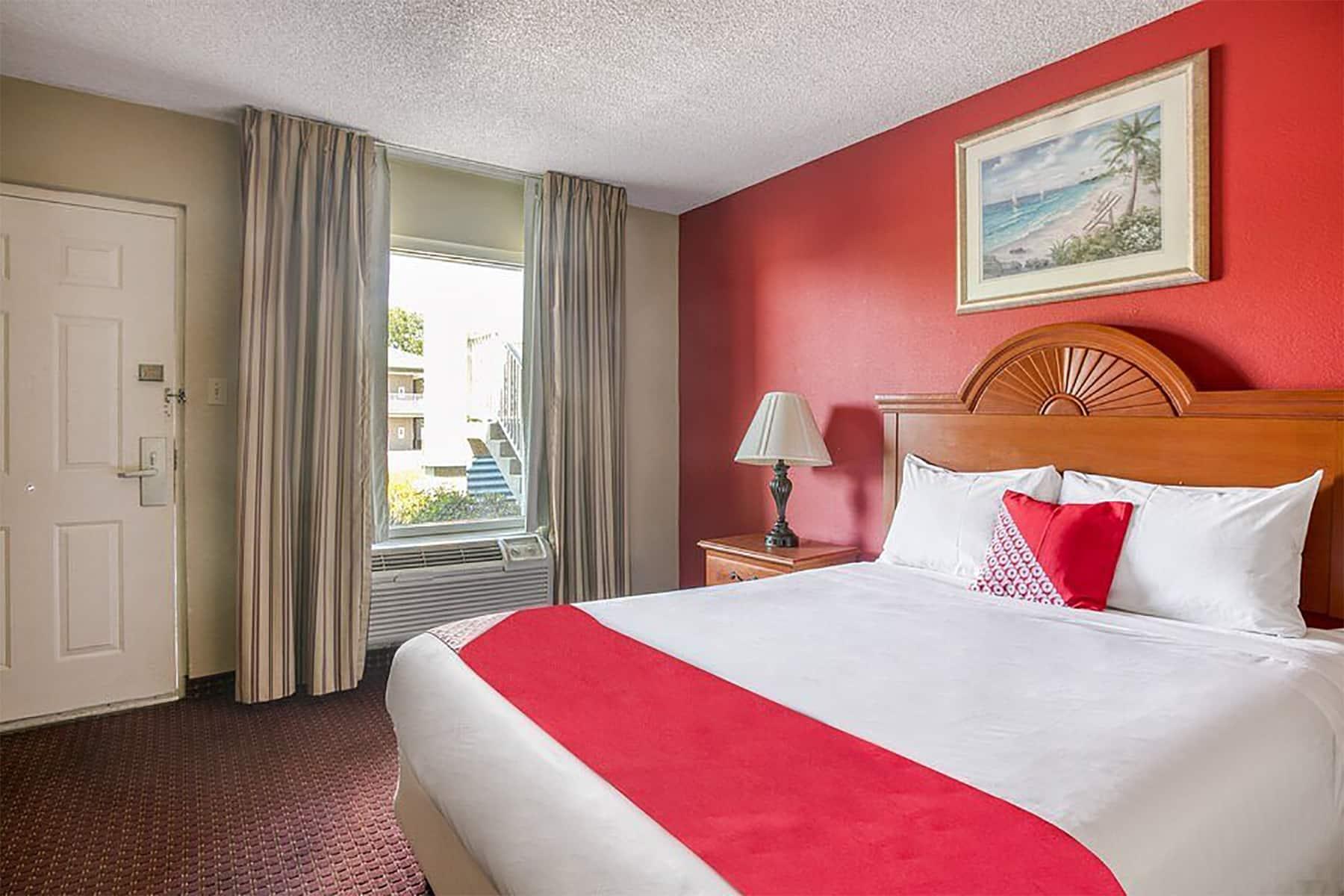Baymont By Wyndham Marianna Hotel Exterior photo