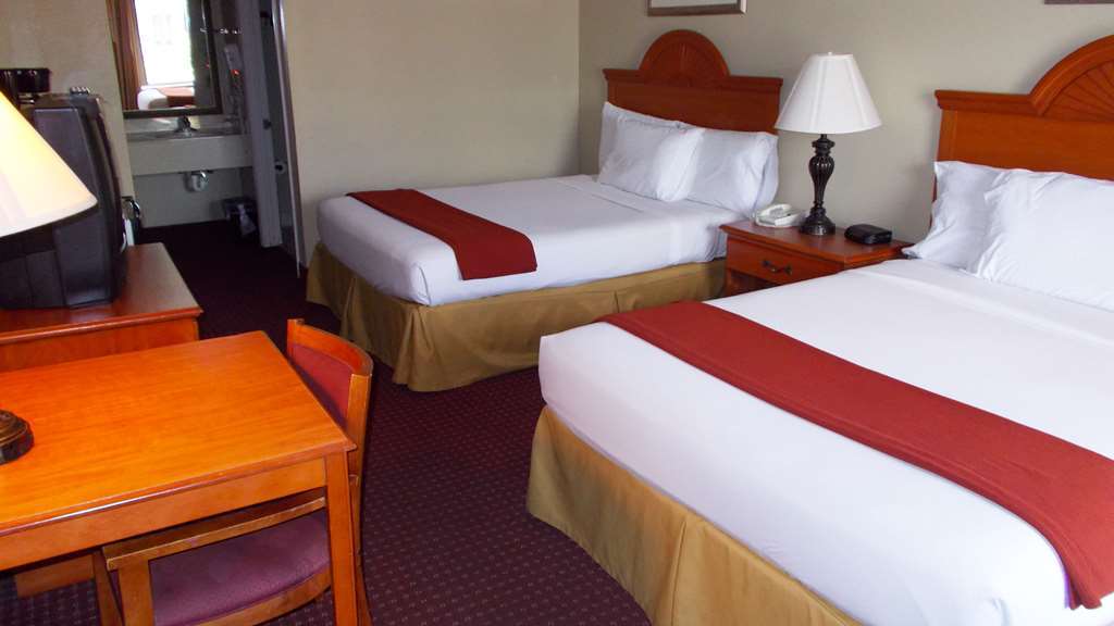Baymont By Wyndham Marianna Hotel Room photo